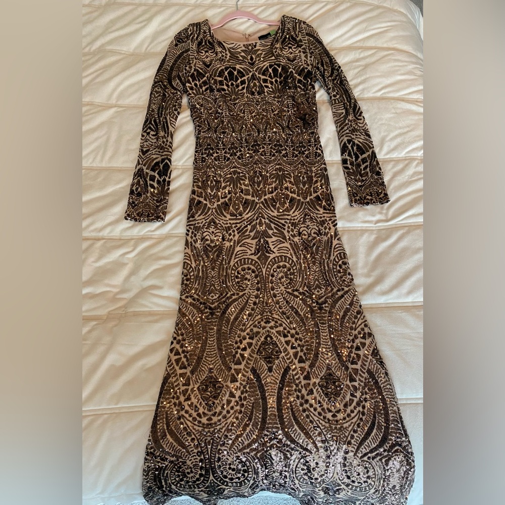 Elegant Black and Gold Patterned Dress